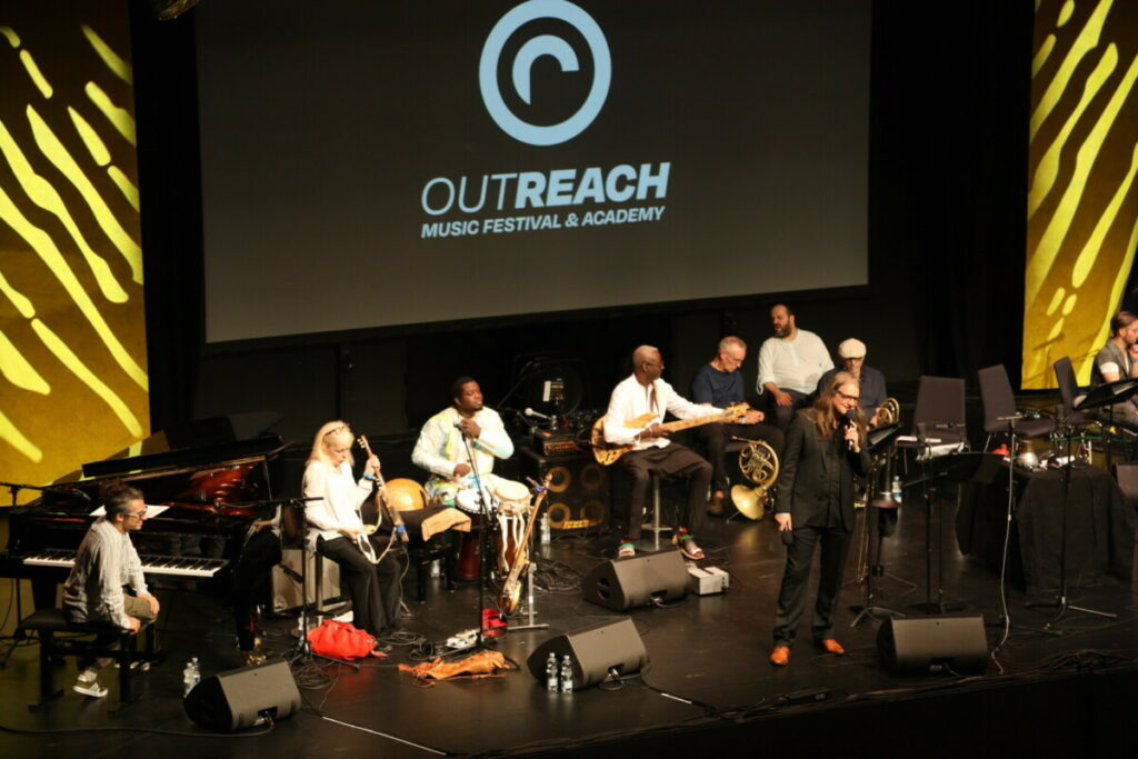 SZentrum Outreach