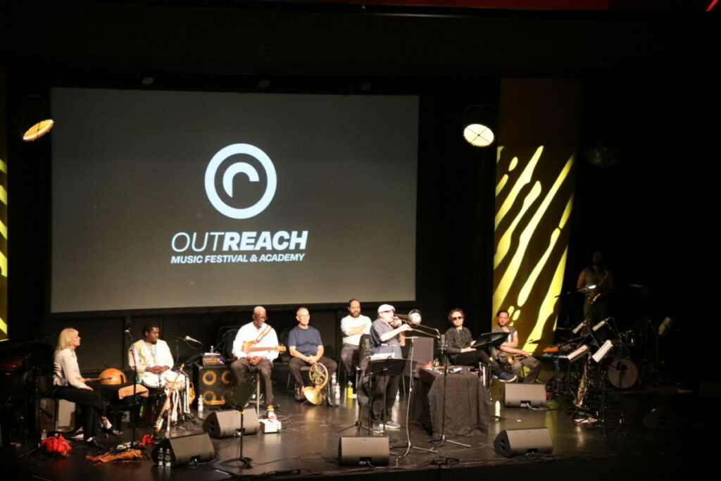 SZentrum Outreach