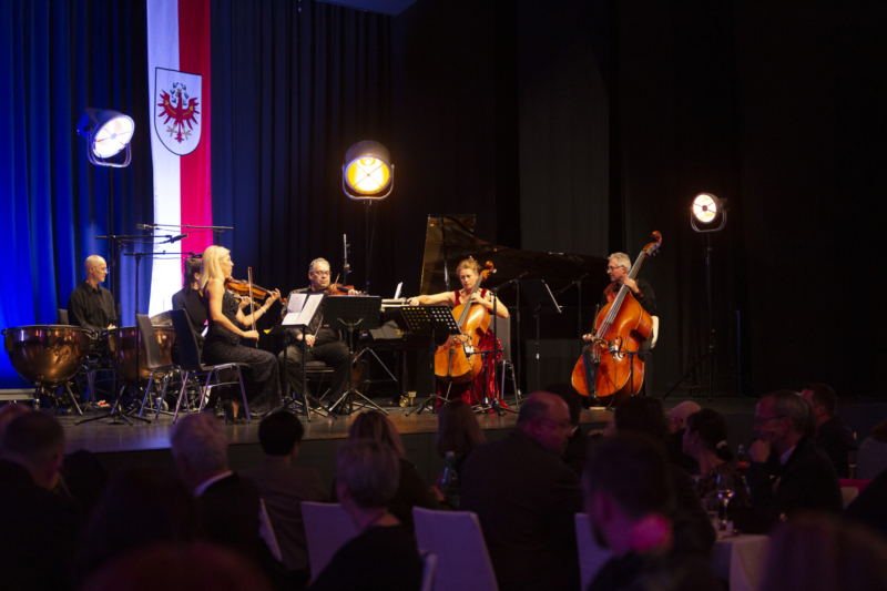 Musiker auf Bühne im SZentrum in Schwaz